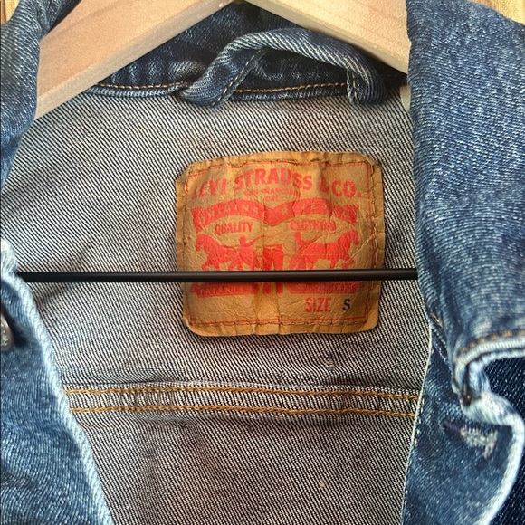 Levi's Dark Blue Denim Jacket - Picture 2 of 5